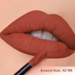 رژ لب مایع مات سرژه کد 104 Brownish Nude نمونه رنگ لب